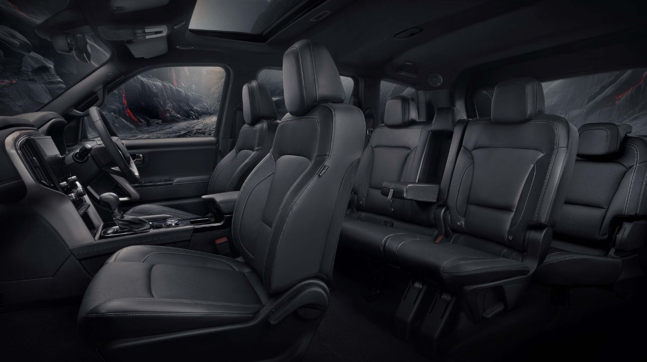 1740397578-scorpion N Carbon Edition Black Edition Mahindra Scorpio N Carbon Suv Interior Design Layou